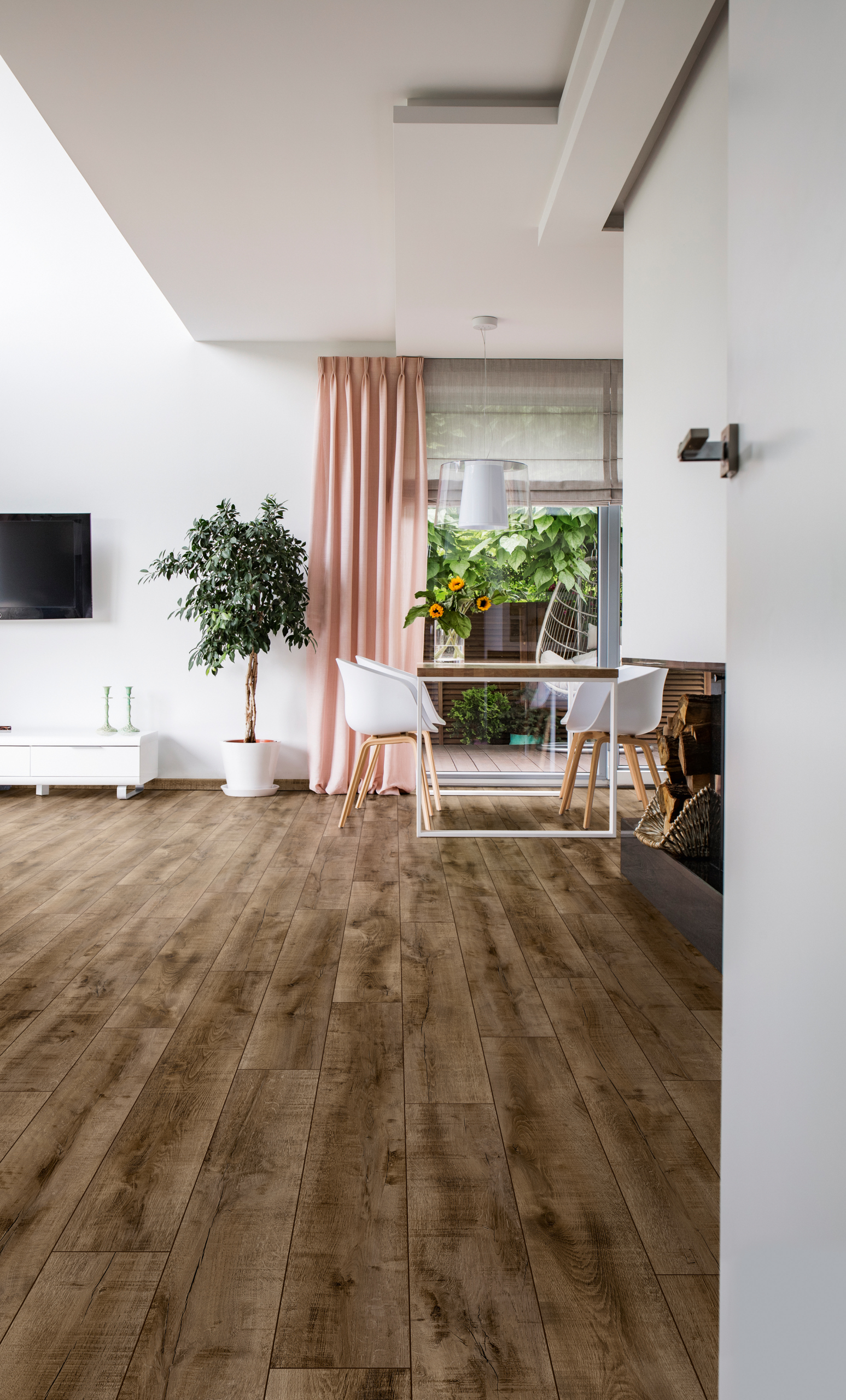 12mm earth oak Earth Oak 12mm laminate flooring product photograph